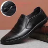 Chaussures habillées Mocassins de couleur unie en cuir artificiel pour hommes sans lacet chaussures décontractées d'affaires classique en cuir souple Hombre respirant hommes chaussures R230227