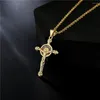 Kedjor Europeiska och amerikanska som säljer religiösa smycken pläterade 18k guld zirkon Jesus Cross Pendant Necklace