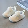 Första Walkers Baby Single Shoes 0-3 år gammal pojke och flickans småbarnskor Barnens icke-halk anti-kick singelskor Vitsko Blue Casual 230227