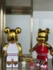 Actie speelgoedcijfers 400% BearBrick Bearbricks PVC Materiaal Plastic Teddy Bear Cartoon gek 28 cm Gift Doll Medicom Drop Delivery Toys