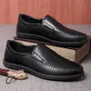 Klänningskor äkta läder män casual skor lyx varumärke formella affärsmän loafers moccasins andningsbar glid på manliga körskor svart r230227