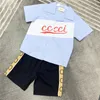 Kids Polo Shirt Set مصمم طباعة قميص يناسب الفتيان الفتيات ملابس الصيف مجموعات عارضة القمصان الزرقاء الملابس دعوى قصيرة الأكمام