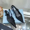 Kitten-Heel Slingback czółenka buty ozdobione kryształkami rhinestone wyściełane wieczorowe szpiczasty nosek sandały na obcasie kobiety na obcasie luksusowa sukienka designerska obuwie fabryczne