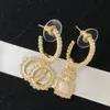 المرأة الفاخرة مصممة الماس ترصيع حلق المجوهرات أزياء Golden C الأقراط للسيدات حفلة الأذن الأطواق