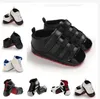 Baby First Walkers Designer Nyfödda trycker Sneakers Casual Shoes Soft Sole Prewalker Toddler Girls Boys Sports Sport