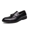 Sukienka buty męskie buty swobodne oddychające skórzane mokasyny buty biurowe dla mężczyzn jazdy mokasynów wygodne poślizg na butach Tassel 230225