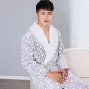 Vêtements de nuit pour hommes Hommes Hiver Épais Chaud Flanelle Peignoir Hommes De Luxe Kimono Robe De Bain Robes Sexy Mâle Robe De Chambre Thermique Pyjamas 2023