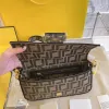 Классическая дизайнерская сумка через плечо Vintage Baguette Luxurys Женские сумки на ремне Hobo Fashion Handbag Crossbody Alligator Ladies Wallet Bum Bag 2302273D