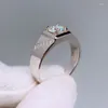 Anillos de racimo Lujo 18k Anillo de oro blanco Hombres 1ct D Color Moissanite Excelente corte Aniversario de compromiso puro