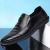 Chaussures habillées Mocassins de couleur unie en cuir artificiel pour hommes sans lacet chaussures décontractées d'affaires classique en cuir souple Hombre respirant hommes chaussures R230227