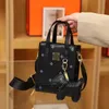 Stuff Sacks Lady Cross Body Designer Rivetto Crobody Borsa a secchiello Cinghie Borse a mano da donna Borsa Roman Stud Nappa Catena Borsa a tracolla Pelle di pecora T