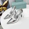 Zapatos de vestir de diseñador Mujer Tacones altos Sandalias de correa de tobillo de charol Punta estrecha Zapatos de diamantes de imitación Zapatos de lujo de plata dorada sin cordones