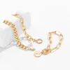 Handarmbandkette Armbänder für Frauen goldplattiertem Armreif Personalisierte Mehrschicht -Imitation Pearl Joker Twist Bracelet Link Kette Liebe Designer Frauen 02