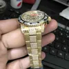 Бутик автоматические мужские часы Золотая нержавеющая сталь ремешок с бриллиантовыми ремешками с бриллиантовыми лицами.