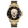 腕時計Skmei Skull CaCual Quartz Watch Men Watches 3BAR防水3Dリリーフパターンラインストーンステンレススチールストラップ