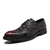 Abendschuhe Luxus-Herren-Oxford-Schuhe im klassischen Krokodil-Stil, Kleid-Lederschuhe, burgunderrote Schnürschuhe mit spitzer Zehenpartie, formelle Schuhe für Herren, Größe 3848 R230227