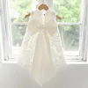 Flickans klänningar Flower Girl Elegant Princess Dress Barn Födelsedag Dop Party Wear Dresses For Kids Lace Bow Fracks Girl Boutique Dresses