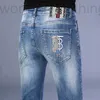 Herrenjeans Designer High-End-Herrenjeans Herbst 2022 neue Hosen leichte Luxusstickerei Mode gerade KJ51