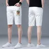 Heren jeans ontwerper zomer nieuwe elastische witte denim 5-punts shorts heren dunne casual slanke fit broek modemerk borduurwerk uvj3