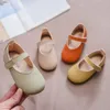 Första vandrare barnskor Spring Toddler Stud Ballet Children Fashion Party Shoes Baby Girls Princess Flat Shoes First Walker Leather 230227