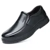 Elbise ayakkabıları yeni yüksek kaliteli orijinal deri ayakkabılar erkekler moda erkekler rahat ayakkabı marka adam yumuşak rahat dantel yukarı siyah r230227