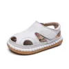 Primeiros Walkers Summer Sapatos Infantis Sapatos Genuínos de Couro Fechado First Walker Sof Sole Cut-Outs Fashion Baby Girls Sandals 230227