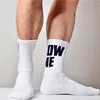 Chaussettes pour hommes Chaussettes pour hommes Bas Haut Vers Personnalité Lettre Imprimé Homme Gay Sexy Chaussettes Fitness Sports Casual Business Moyen Tube Bas Z0227