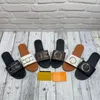 Kutu Tasarımcı Sandalet Slaytları Slipper Flipflop Lock It Düz Mule Kadın Erkek Ayakkabı Yaz Daireleri Slayt F Ely Cangse Vuttonly Crossbody 4562 8818