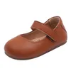 Första Walkers Enfant First Walkers Solid Soft Baby Leather Shoes For Birthday Wedding Party Fashion 0-3 Years Kids Casual Flats Shoes 230227