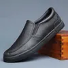 Klädskor Spring och Autumn Men's bekväma läderskor lata koreanska trend brittiska skor mäns loafers skor sneakers zapatos r230227