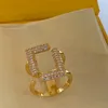 Geteilte Buchstaben-Kompositions-Cluster-Ringe für Damen, quadratischer Muster-Design-Ring mit Diamant-Doppelring, eleganter und temperamentvoller Schmuck