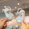 Первые ходьбы летние маленькие девочки кожаные туфли детские сандалии малышка первые холкеры девочки не скользят принцесса продажа 230227