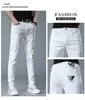 Jeans masculino designer designer primavera e verão calças jeans brancas masculinas bordados casuais furadeira elástica cintura média homens finos e magros