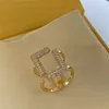Zamiedzone litery Kompozycja Pierściołów klastra Kobiet Kwadrat Wzór Design z Diamond Dual Ring Eleganci Temperament Biżuteria