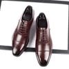 Sukienka buty 2021 Vintage Men Formal Casual skórzane buty