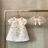 Robes de fille Sequin infantile bébé filles robes de fleurs robes de baptême nouveau-nés bébés vêtements de baptême princesse tutu anniversaire robe en dentelle blanche W0224