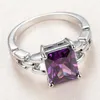 Fedi nuziali Anello geometrico in cristallo viola con zirconi Catena in pietra quadrata per gioielli da donna Moda vintage Colore argento delicato