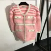 23SS Robes de créateurs pour femmes Col en V Chemises en tricot Robe avec boutons en cristal Filles Milan Runway Débardeur A-ligne Robes à manches longues rayées Chemise pull haut de gamme