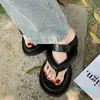 Tofflor 2023 Bekv￤ma klippt￥ tjock plattform Kvinnor Casual Strap Summer Beach Flip Flops Non Slip Outdoor Rom Sandaler 7