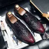Abendschuhe Luxus-Herren-Oxford-Schuhe im klassischen Krokodil-Stil, Kleid-Lederschuhe, burgunderrote Schnürschuhe mit spitzer Zehenpartie, formelle Schuhe für Herren, Größe 3848 R230227