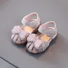 Primi camminatori Scarpe per bambini Estate Sandali per bambini femminili 0-1-3 anni Bambini antiscivolo Fondo morbido Scarpe per bambini Baotou Scarpette da principessa 230227