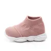 Pierwsze spacerowe Spring Baby Kids Sneakers Wygodne dzianiny płaskie buty oddychające powietrze z siatki Pierwsze spacerowicze solidny kolor maluch chłopców butów dziewcząt 230227