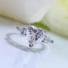 Cluster-Ringe 2023 S925 Silber A Heart 8 High Carbon Diamond Precision Full Micro Set Ring in Europa und Amerika