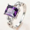 Fedi nuziali Anello geometrico in cristallo viola con zirconi Catena in pietra quadrata per gioielli da donna Moda vintage Colore argento delicato
