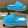 2023 dames sandaalplatform sandalen mode mannen slipper geborduurde canvas designer slides slip slippers meisjes groot formaat 35-42