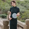 Etniska kläder Retro Chiffon kinesiska kvinnor Kort ärm knälängd cheongsam elegant mandarin krage handgjorda knappar qipao klänning