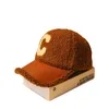 Top kapaklar pragmapism kuzu kürk şapkalar kadın sonbahar kış kadınları Kore sürüm mektubu c sıcak bulanık şapka peluş kış beyzbol şapkası gorras l240416
