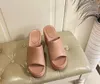 Sexy Women's Slope Slippers Solas de couro Sandals Sandals Gorgeous Roupas Acessórios de moda HAPELOS HAPEIS 8.5cm Tamanho padrão 35-41