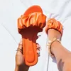 Pantoufles de luxe 2022 nouvelles femmes décontracté maison durable sandales plier en plein air sauvage plage antidérapant plat ms pantoufles Y2302
