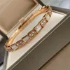 Bracciale rigido in argento 925 placcato oro europeo e americano fritillaria senior braccialetto in osso di serpente regalo di gioielli di marca di moda da donna 230228